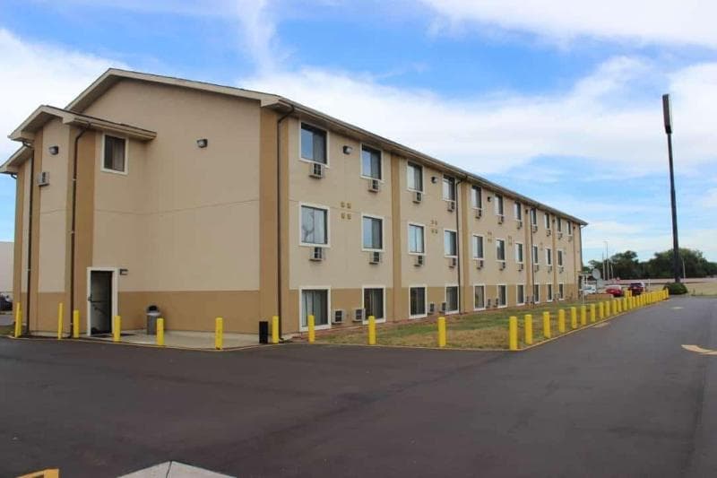Super 8 by Wyndham Wyoming/Grand Rapids Area 5