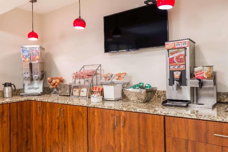 Super 8 By Wyndham Germantown/Milwaukee 4