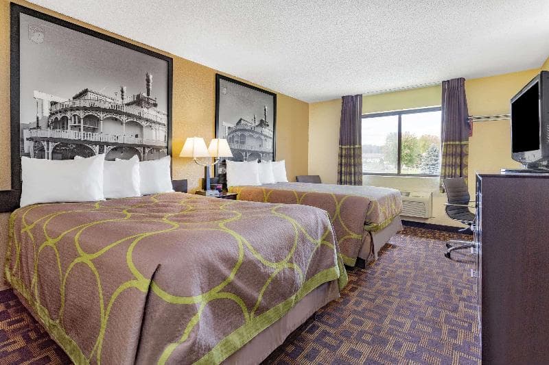 Super 8 by Wyndham Decorah photo 1