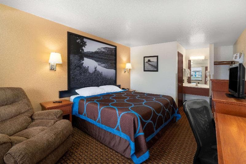 Super 8 By Wyndham Goodland photo 1