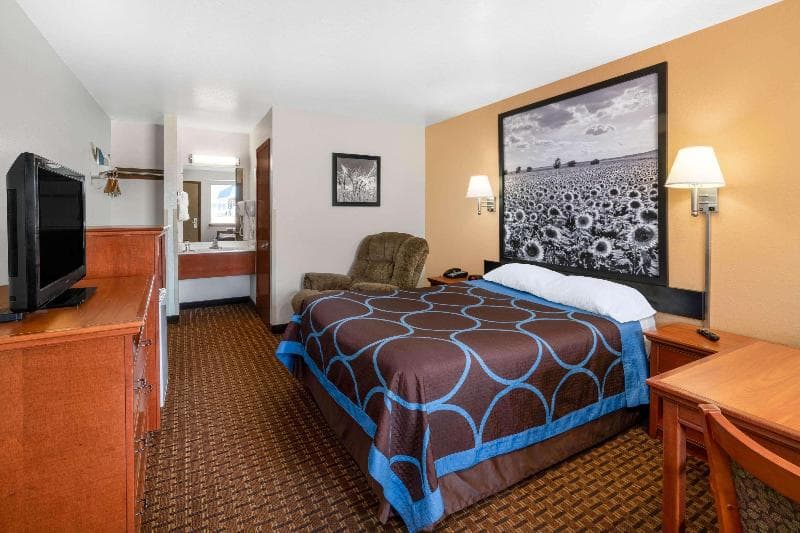 Super 8 By Wyndham Goodland 5