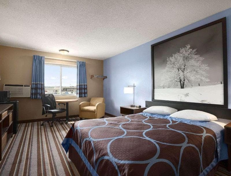 Super 8 by Wyndham Council Bluffs Omaha NE Area 3