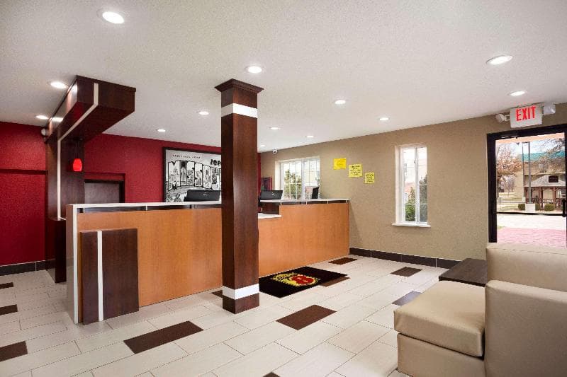 Super 8 by Wyndham Joplin 3