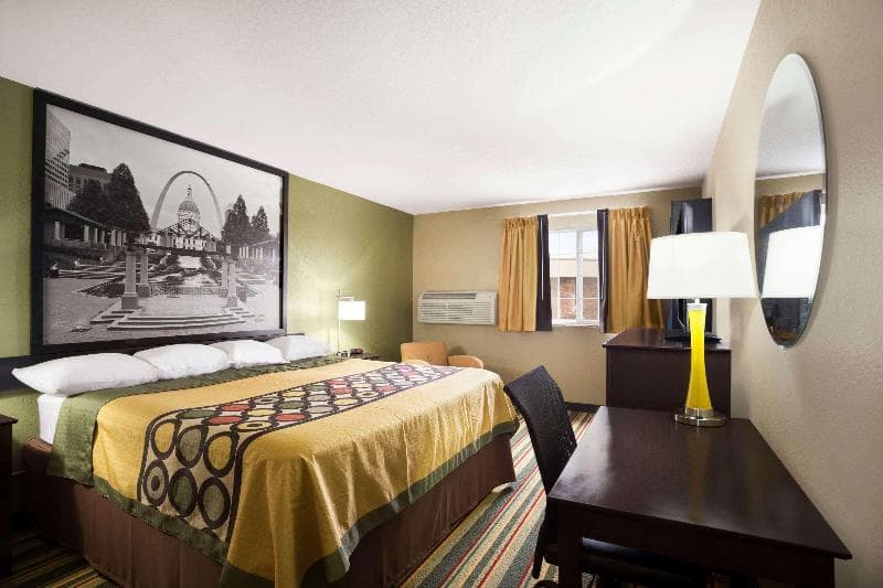 Super 8 by Wyndham Joplin 2
