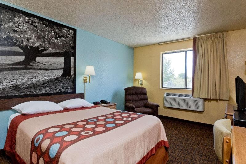 Super 8 by Wyndham Lexington Park/California Area 5