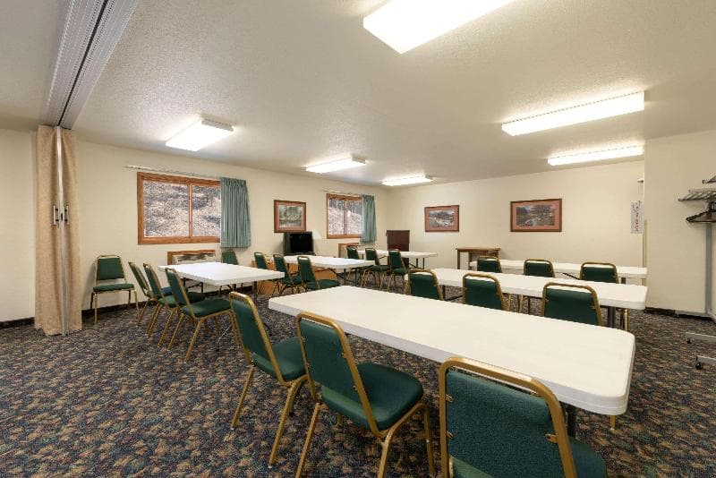 Super 8 by Wyndham Hill City/Mount Rushmore/Area 2