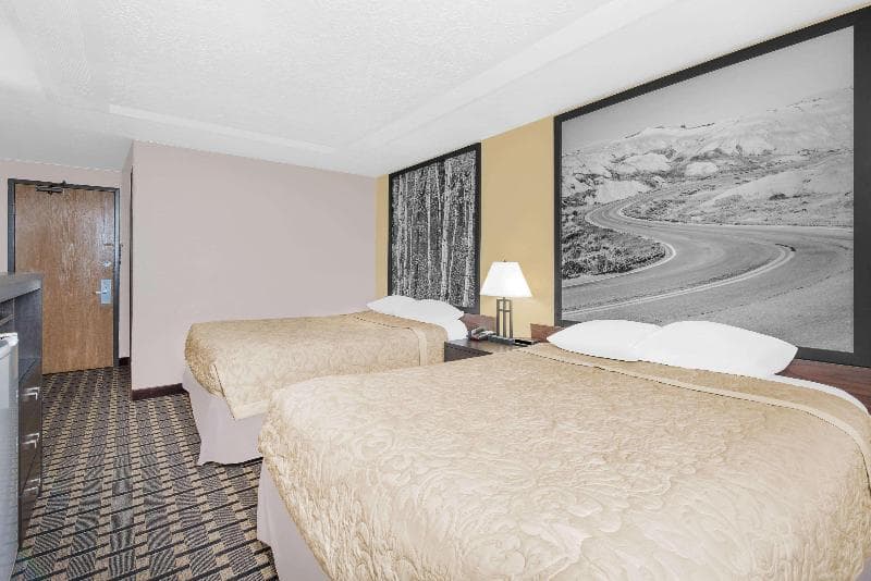 Super 8 By Wyndham Watertown 2