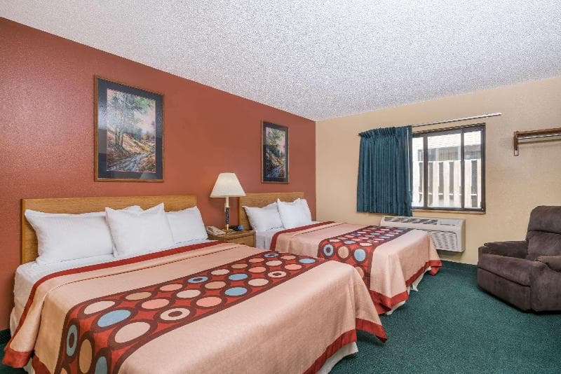 Super 8 by Wyndham Baxter/Brainerd Area 4