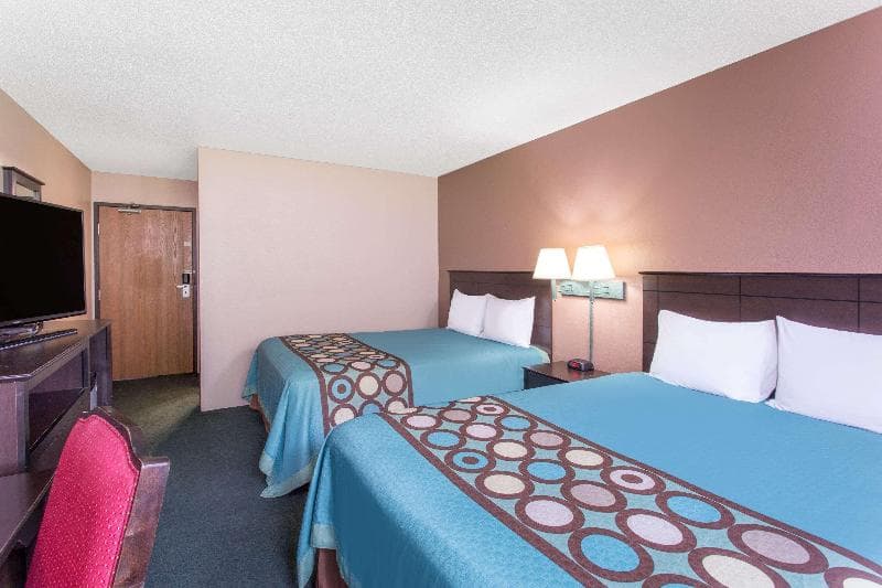 Super 8 by Wyndham Austin 2