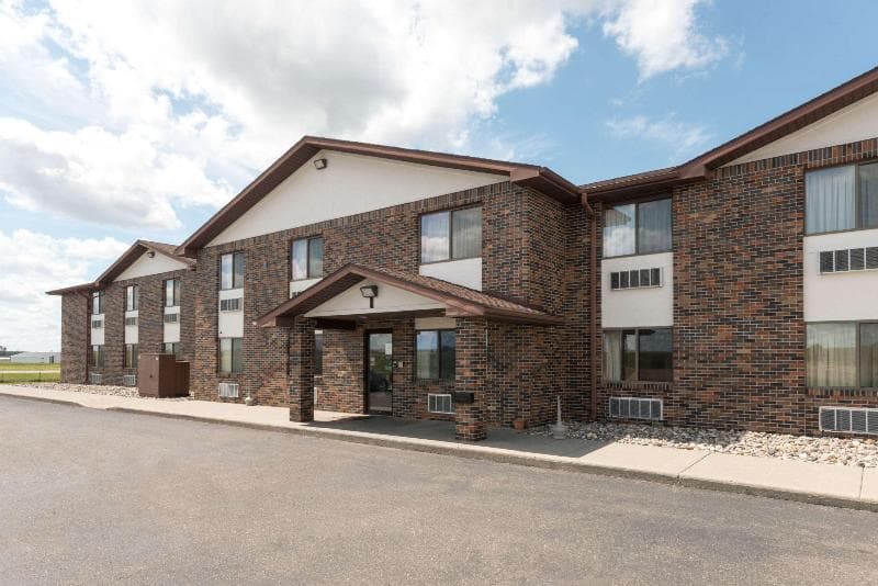 Super 8 by Wyndham Perham 5