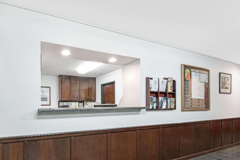 Super 8 by Wyndham Perham 4