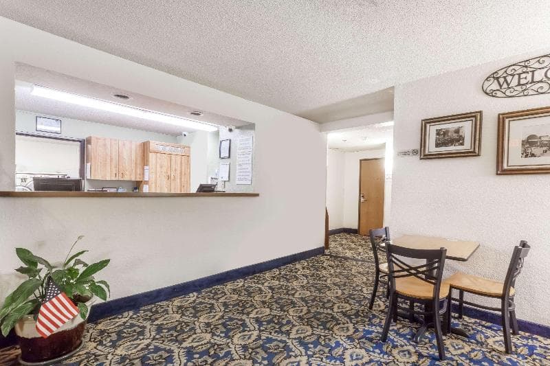 Super 8 by Wyndham Norwich 4