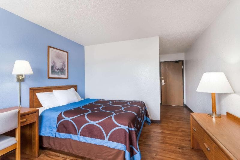 Super 8 by Wyndham Norwich photo 1