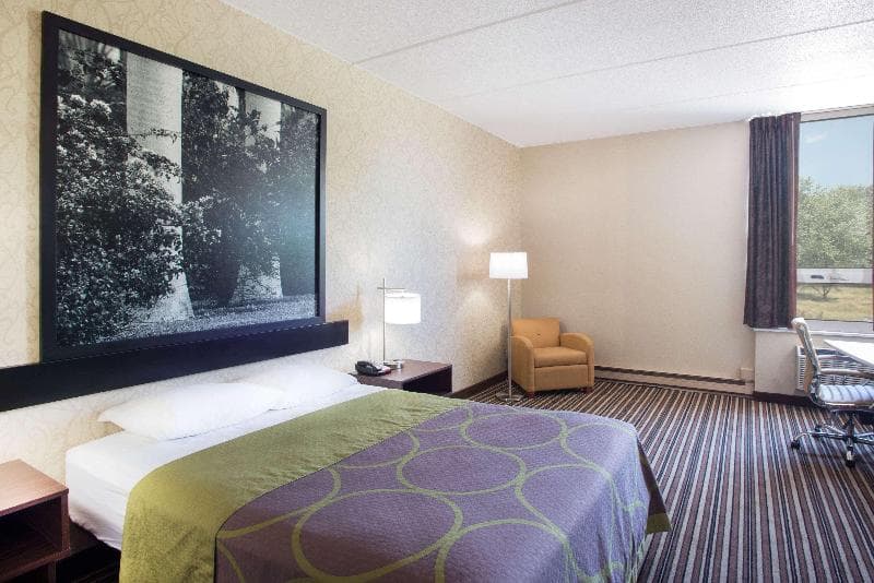 Super 8 by Wyndham Plattsburgh 5