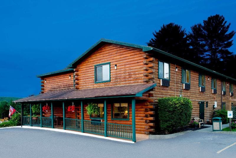 Super 8 by Wyndham Lake George/Warrensburg Area 4