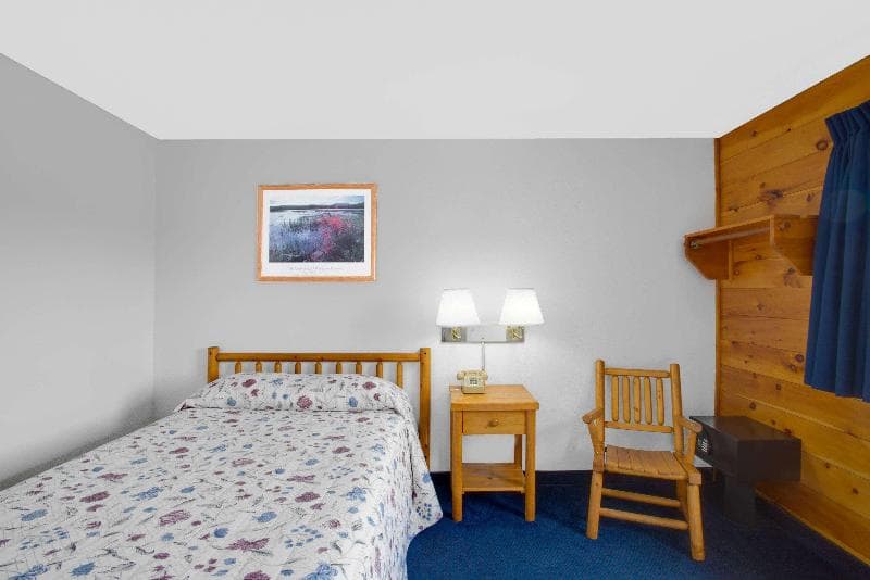Super 8 by Wyndham Lake George/Warrensburg Area main