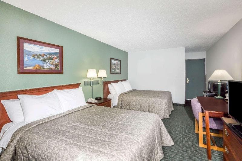 Super 8 By Wyndham Nyack Ny photo 1