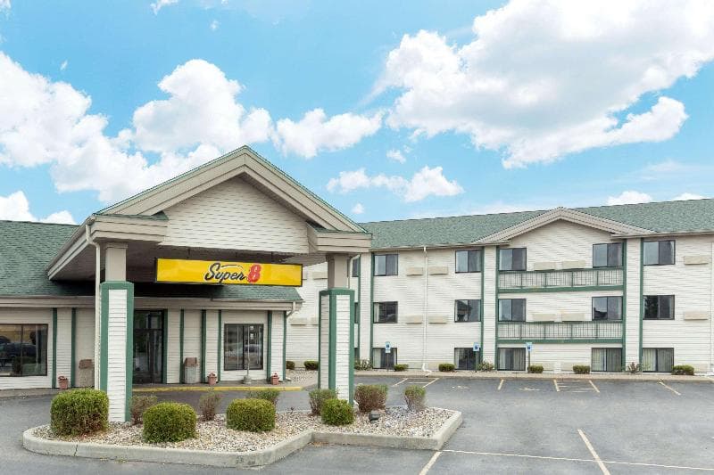 Super 8 by Wyndham Wisconsin Dells 5