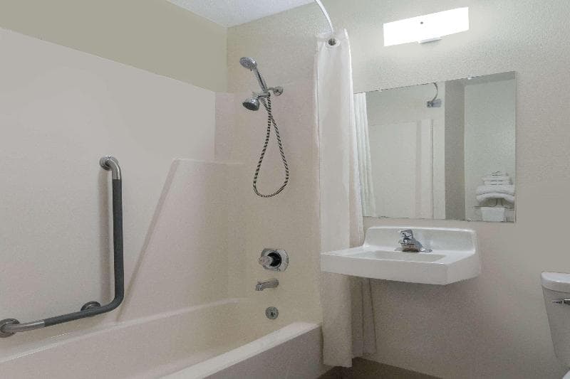 Super 8 by Wyndham Wisconsin Dells 2