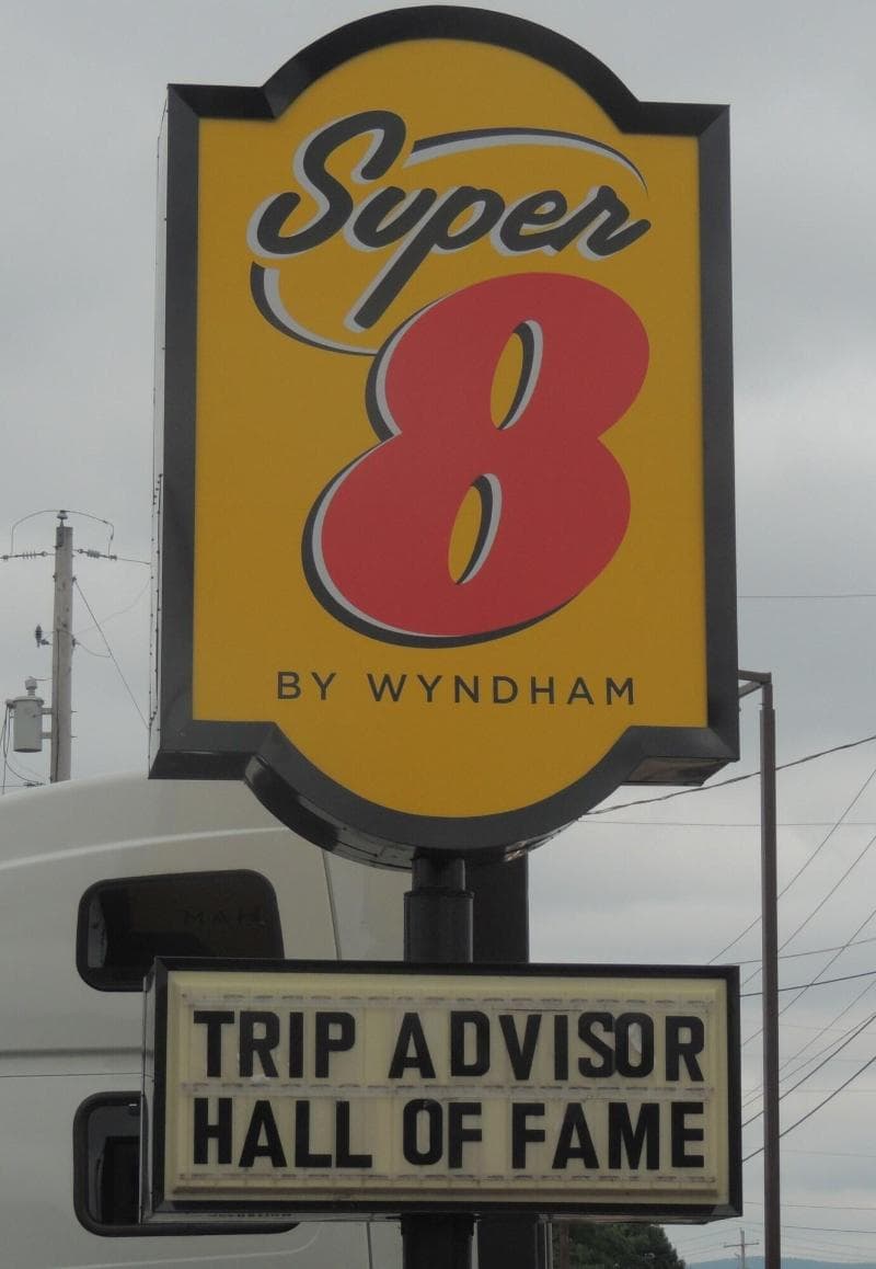 Super 8 by Wyndham Mifflinville Near Bloomsburg 5