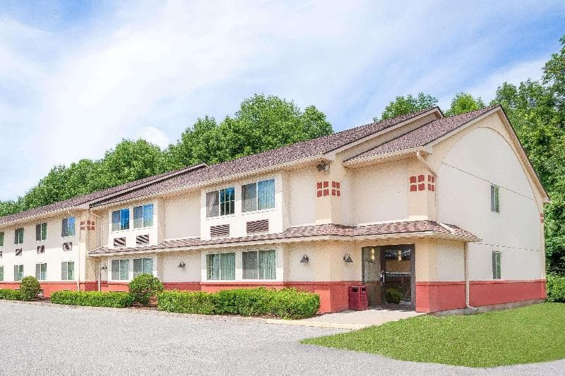 Super 8 by Wyndham Oneonta/Cooperstown 1