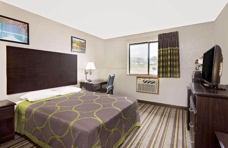 Super 8 by Wyndham Waynesboro 2
