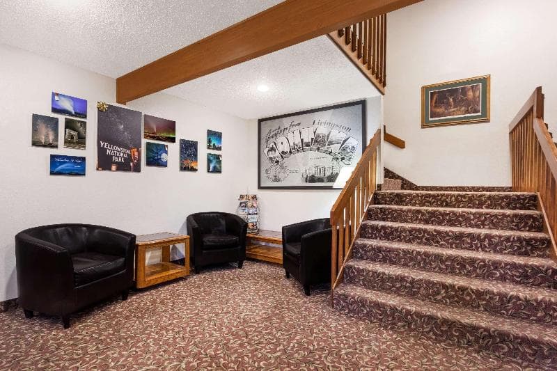 Super 8 By Wyndham Livingston 5