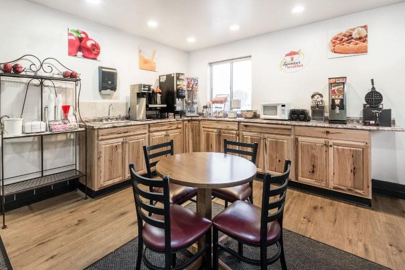 Super 8 by Wyndham Missoula/Reserve Street 3