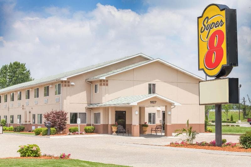 Super 8 by Wyndham Owensboro 4
