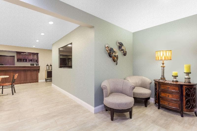 Super 8 by Wyndham Owensboro 3