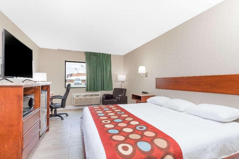 Super 8 by Wyndham Owensboro 2
