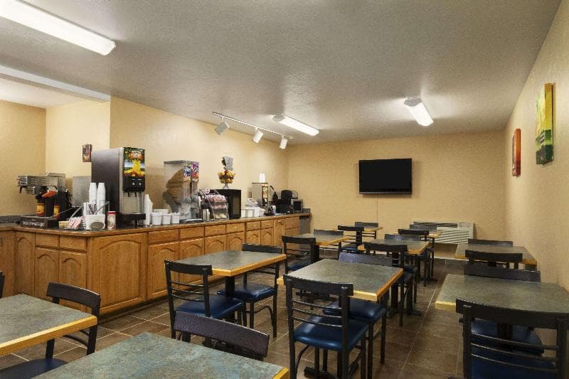 Super 8 by Wyndham Kennewick 2