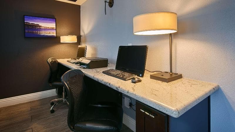 Best Western Plus Diamond Valley Inn 2