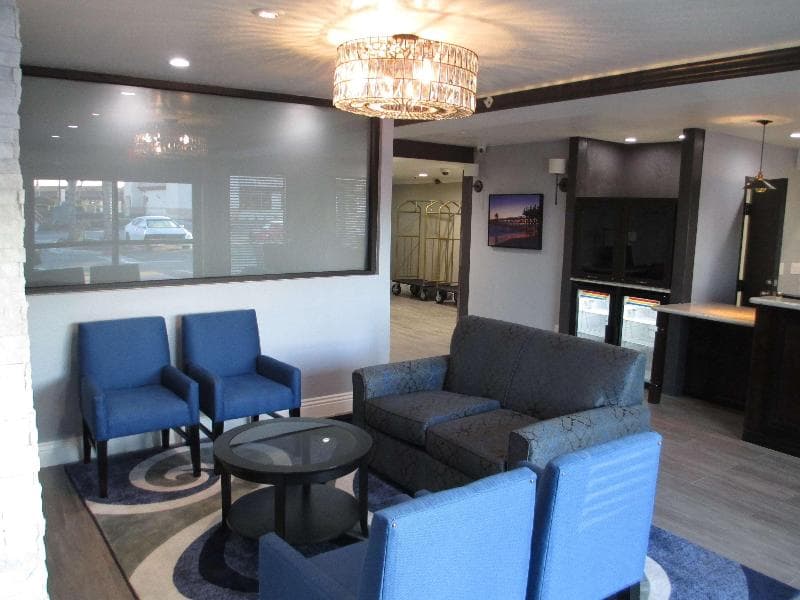 Best Western Plus Diamond Valley Inn 5