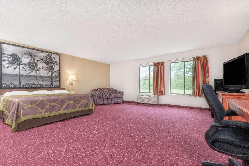 Super 8 by Wyndham Vincennes 5