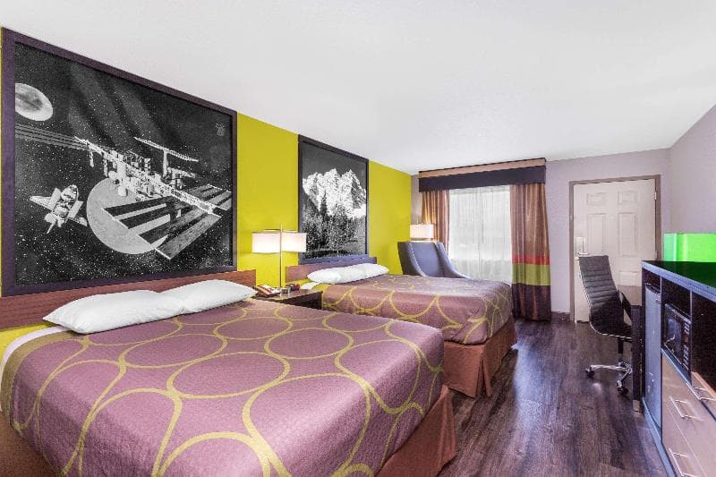 Super 8 by Wyndham Prattville Montgomery photo 1