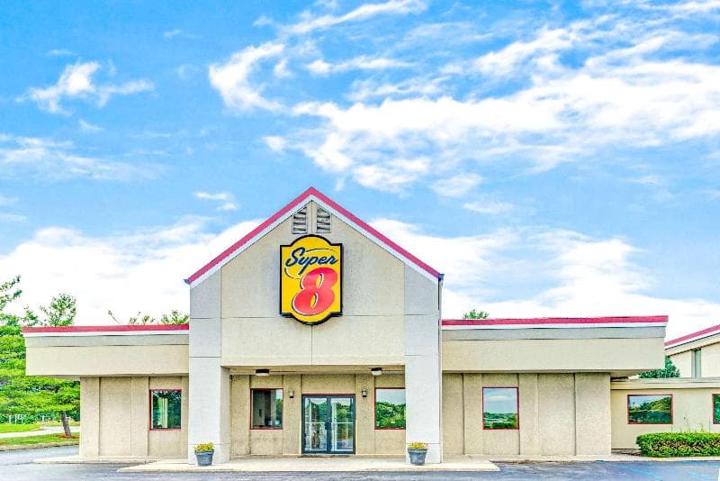 Super 8 by Wyndham Indianapolis South photo 1