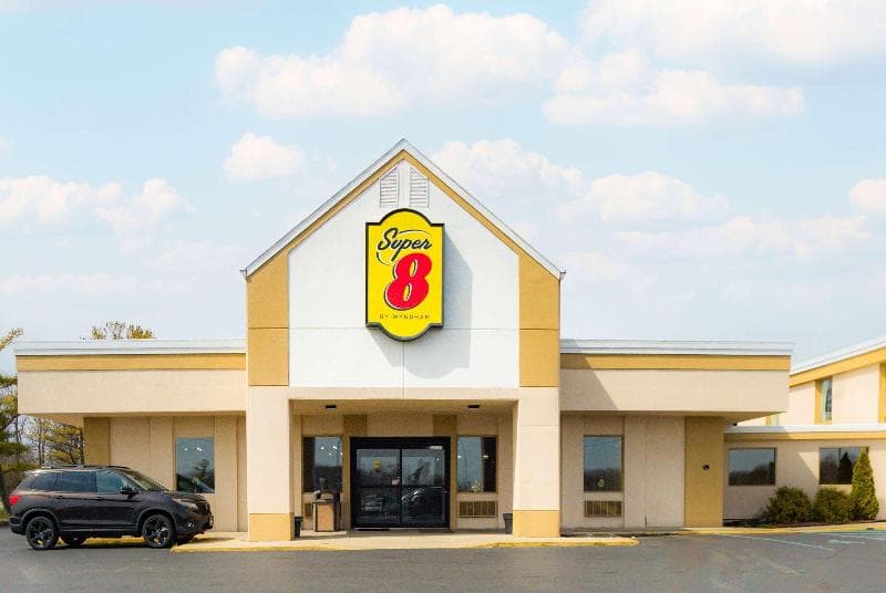 Super 8 by Wyndham Indianapolis South 3