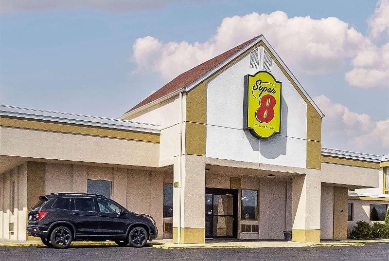 Super 8 by Wyndham Indianapolis South 4
