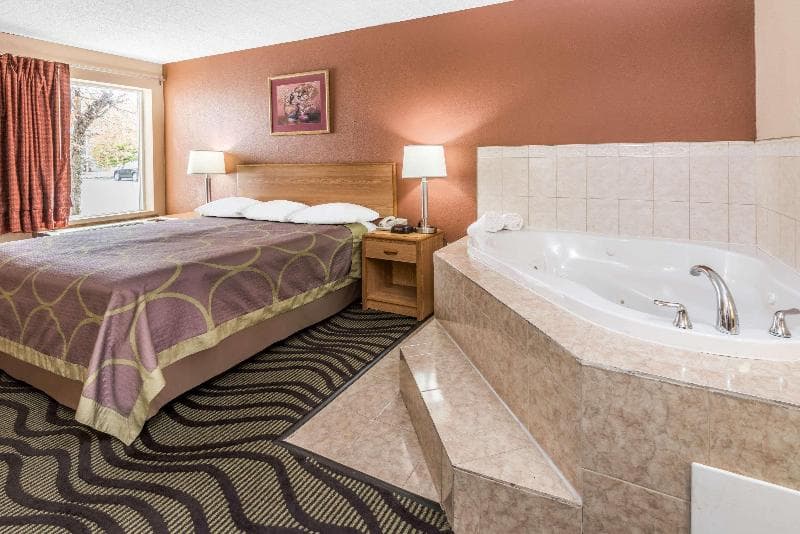 Super 8 Batavia E Of Darien Lake Theme Park 4