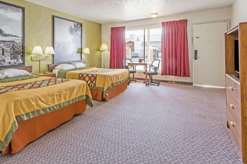 Super 8 By Wyndham Wells 2