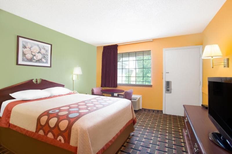 Americas Best Value Inn Darien 3