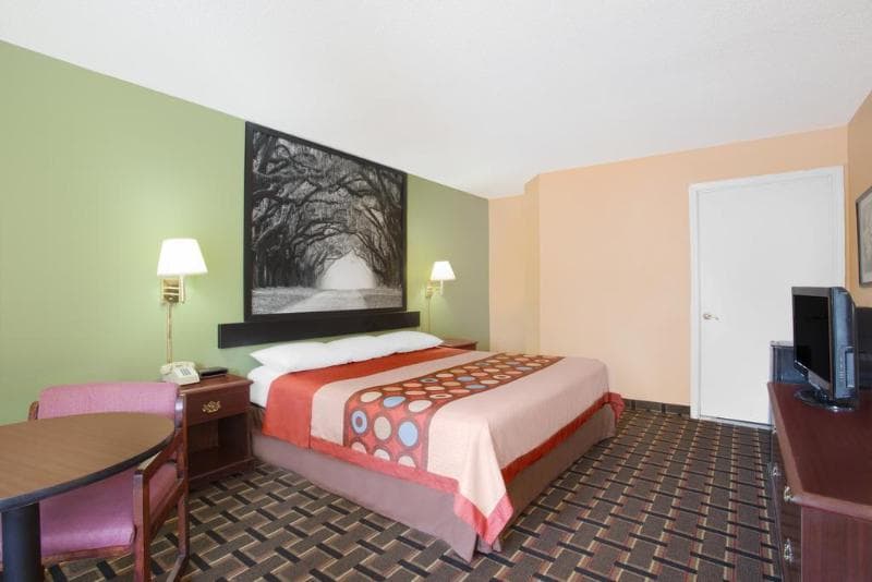 Americas Best Value Inn Darien 4