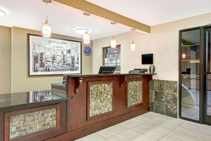 Super 8 By Wyndham Lakeland 4