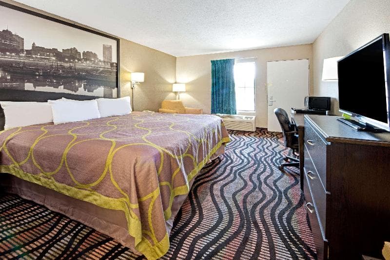 Super 8 By Wyndham Lakeland 3