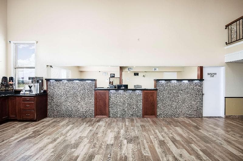 Super 8 by Wyndham Elk City 3