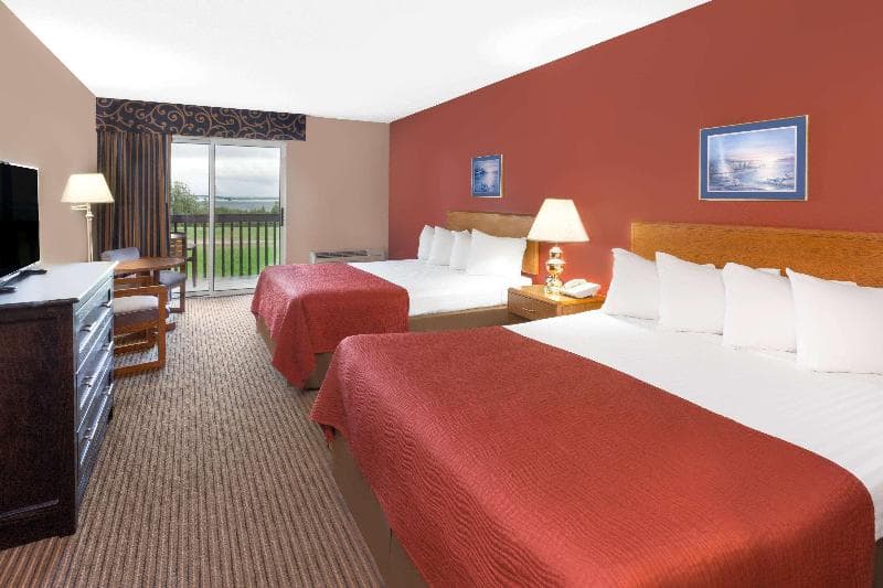 Super 8 by Wyndham St. Ignace photo 1