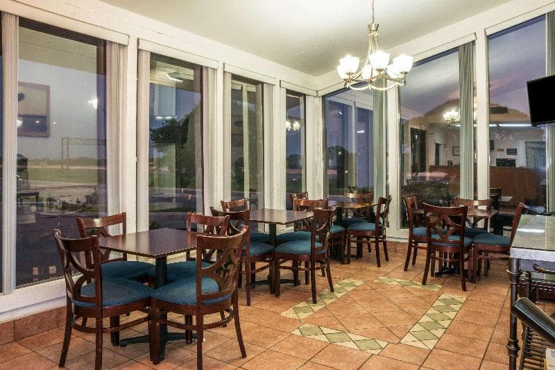Super 8 By Wyndham San Marcos 2