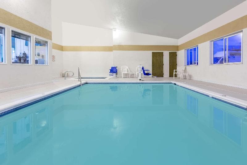 Super 8 by Wyndham Fruita 5