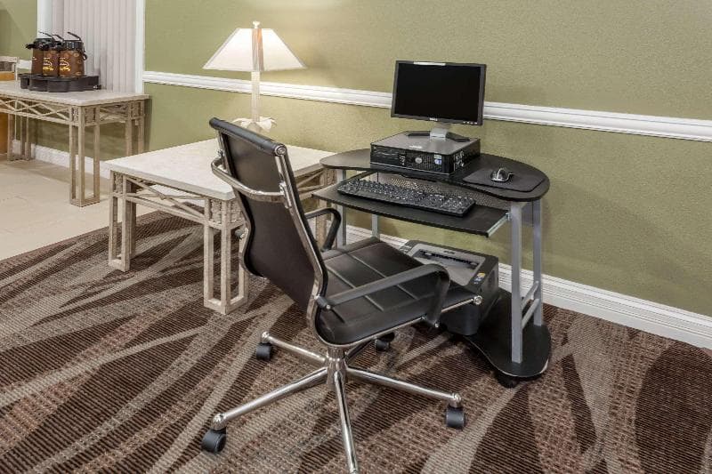 Super 8 by Wyndham Rochester 1